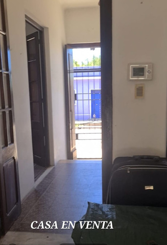 Casa 2 Dormitorios, 2 Baños. Barrio Oeste.