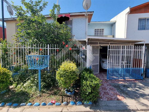 Casa En Venta De 5 Dorm. 2 Baños En Maipú