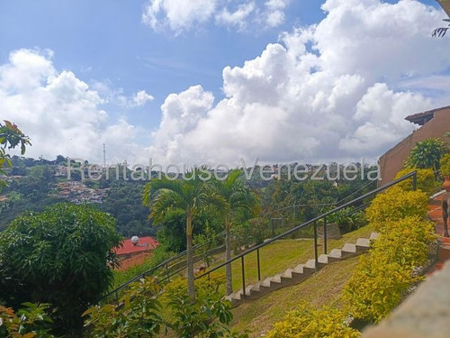 Casa Duplex En Venta Remodelada Con Espacio De Jardín Semi Amoblada Los Castores San Antonio De Los Altos Negociable