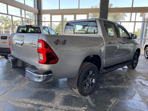 Imagen 6 de 15 de Toyota Hilux Srv 4x4 Manual M/t 0km - Año 2022 Disponible