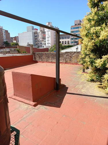 Vendo Local En Planta Baja Y Casa En Planta Alta Zona Tribunales