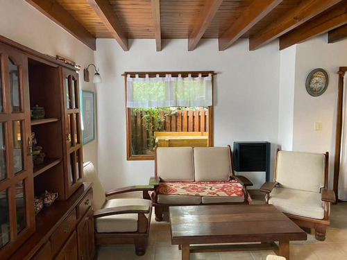 Imagen 3 de 18 de Excelente Cabaña 3 Amb. En Zona Céntrica