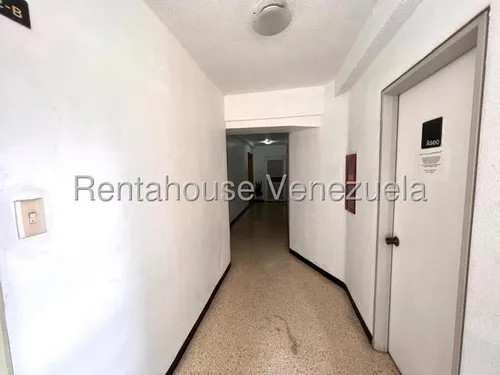 Las Acacias Mls# 25-12440 Wm