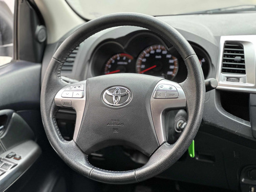 Toyota Hilux 3.0 Cd Srv Cuero 171cv 4x2