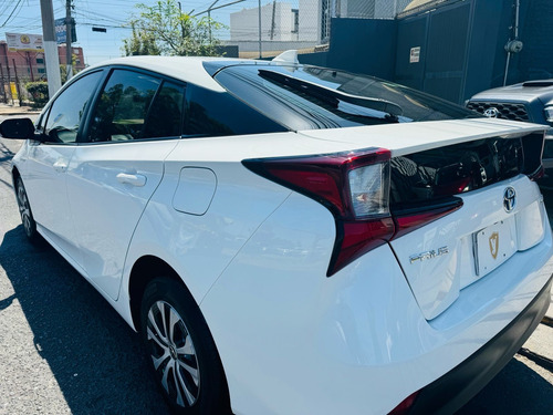 Toyota Prius 1.8 Base Cvt
