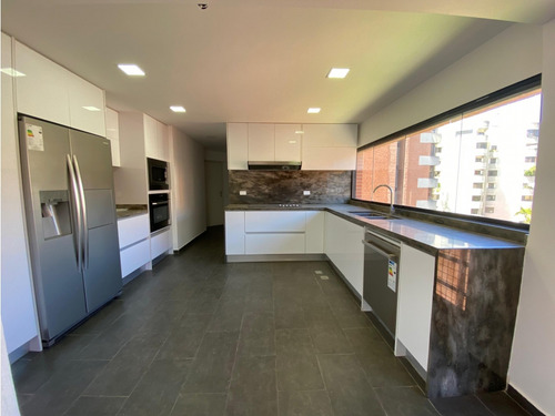 Venta. Apartamento (ph). Valle Arriba. Caracas. (mmv)