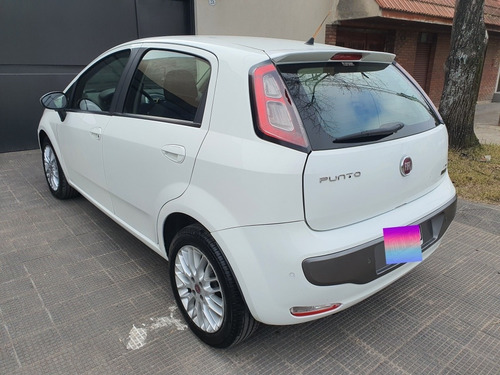 Imagen 7 de 10 de Fiat Punto 1.6 Essence 2015