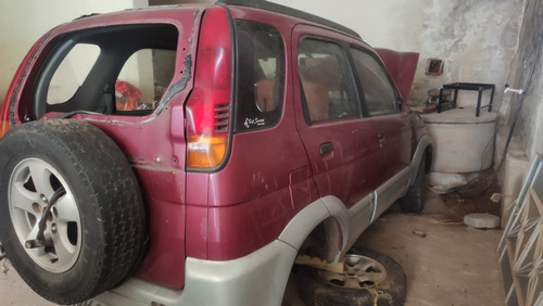 Imagem 1 de 3 de Daihatsu Terios 1998 1.3 Sx 5p