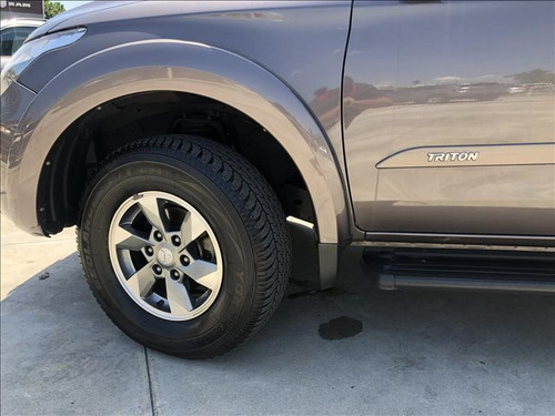 Mitsubishi L200 Triton L200 Hpe 2.4 Triton 4x4 Diesel