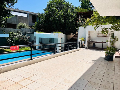 Casa En Venta De 8 Dorm. En Las Condes