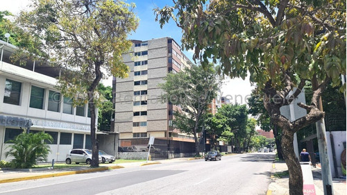 Apartamento En Venta Amplia Y Doble Entrada Independiente Ub Chuao