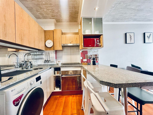 Depto En Venta De 2 Dorm. A Pasos Metro Hernando Magallanes