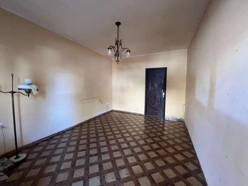 Venta De Casa De 3 Dormitorios Y Garaje En Brazo Oriental