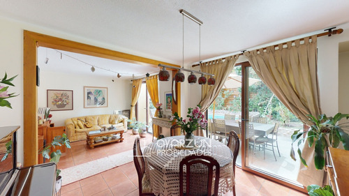 Casa En Venta En Condominio De 4 Dormitorios 4 Baños 2 E