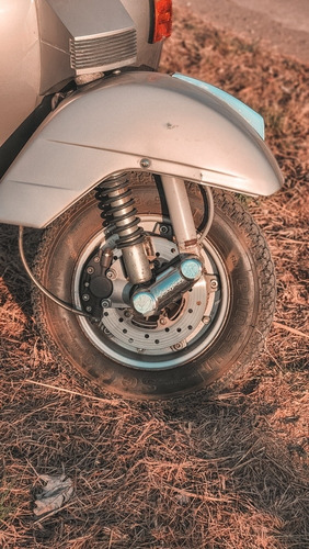 Imagen 8 de 10 de Piaggio Vespa Px150