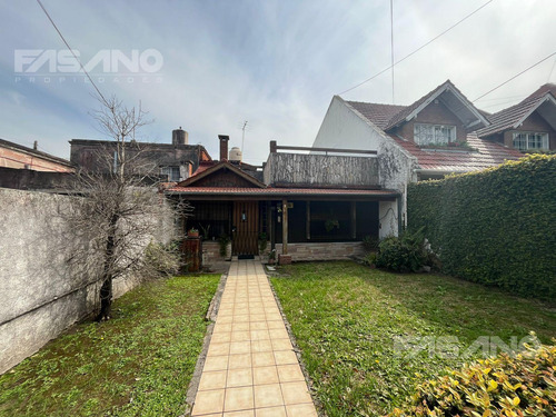 Casa En Lote Propio En Venta - Chilavert
