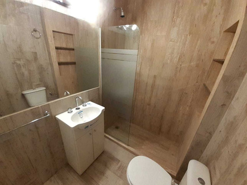 Imagen 9 de 12 de Departamento 2 Ambientes Muy Luminoso Reciclado A Nuevo.