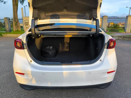 Mazda 3 2.0 Touring
