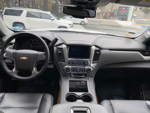 Imagen 8 de 11 de Chevrolet Suburban Lt 2020