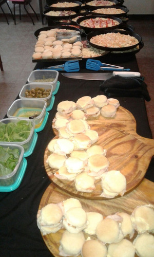 Pizza Party Pernil. Lunchs. Bondiola. Catering