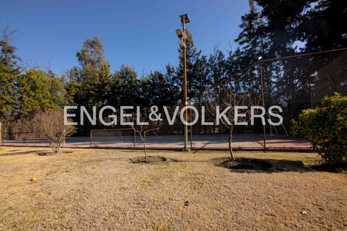 Casa Chilena Con Cancha De Tenis En Lonquén Norte