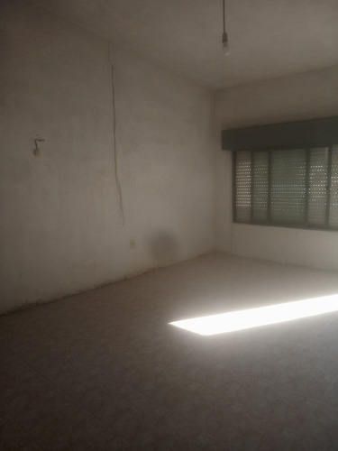 Casa Con Gran Terreno En Carrasco Del Sauce
