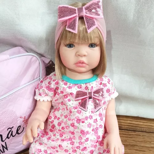 Boneca Bebê reborn menina 100% silicone pode dar banho criança