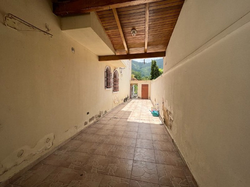 ¡venta! Casa Quinta En Urb. El Castaño, Maracay.