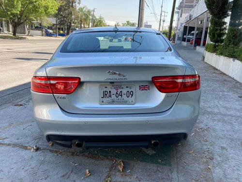 Jaguar Xe 2016 2.0 Pure At
