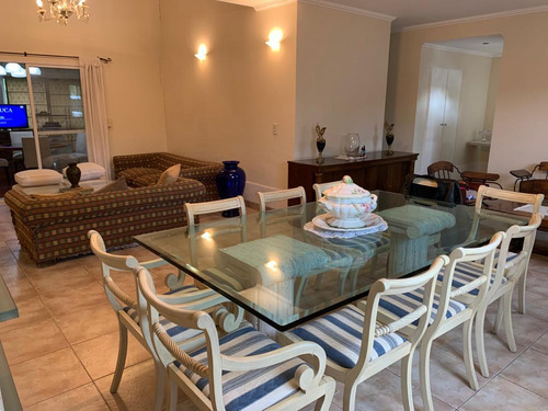 Casa En Venta En Altos De Las Condes, Pilar