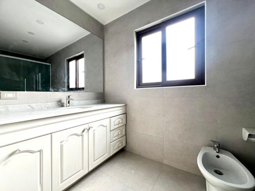 Arriendo Casa En Exclusivo Condominio, Los Trapenses