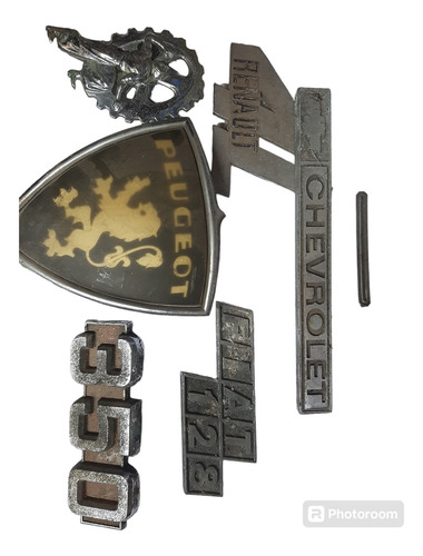 Lote De Insignias Antiguas De Metal (Usado)