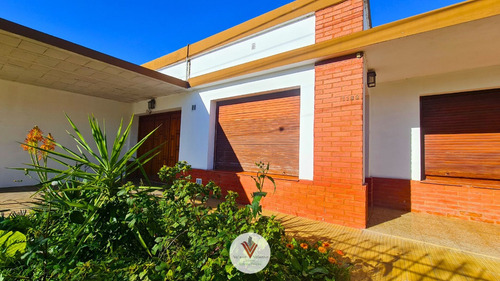 Hermosa Casa En Venta | 2 Dormitorios | 1 Baño | Sobre Avenida | Gral. Belgrano. Bs.as.