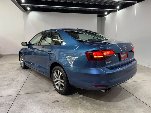 Volkswagen Jetta 2.5 Sportline At