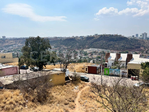 Terreno En Venta En Avenida De La Cruz, Colonia Hércules, Querétaro