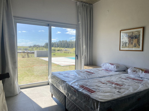 Casa En Alquiler Por Temporada De 4 Dormitorios En Pueblo Mio (ref: Bpv-8405)