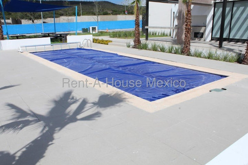 Zakia En Renta Casa Amueblada Con 2 Recamaras Cada Una Con Baño En Suite Qh252912