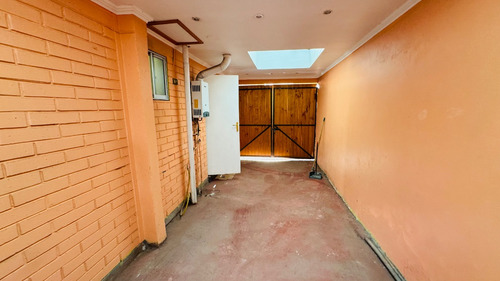 Se Vende Amplia Casa Sector Las Torres 4 Dorm Regularizada