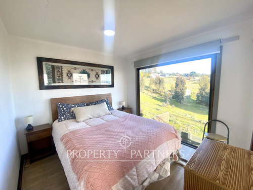 Pichilemu, Casa Con Maravillosa Vista En Sector Re...