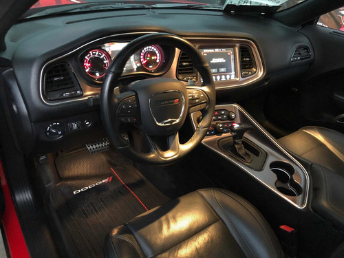 Imagen 8 de 15 de Dodge Challenger 2017 3.7 3.6 Black Top At