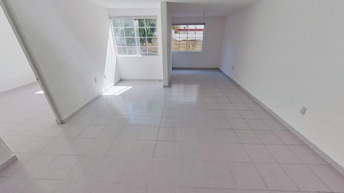 Imagen 2 de 15 de Oportunidad Departamento En Primer Piso, Condominio Seguro Y Bien Ubicado