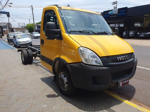 Iveco Daily 55c17 Amarelo 2015