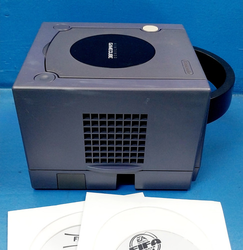 Nintendo Gamecube Color Índigo + 2 Juegos De Fifa Morado