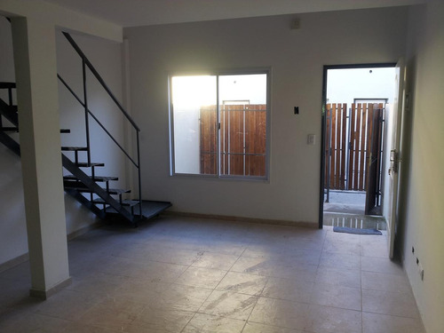 Excelente Duplex De 2 Ambientes En Castelar Sur