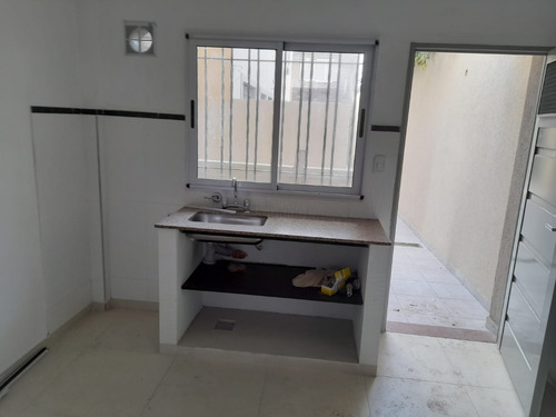 Alquilo Depto 2 Ambientes Tipo Duplex Laferrere Centro