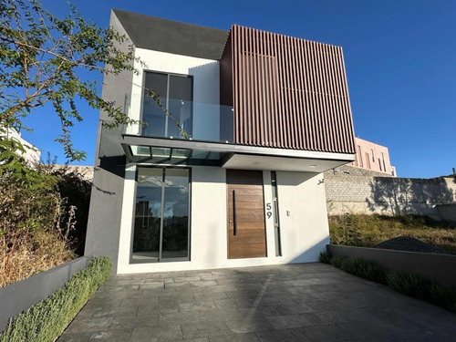 Hermosa Casa En Venta En Cañadas Del Bosque Tres Marías