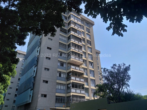 Apartamento En Alquiler, Ubicado En Altamira