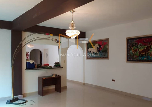 Casa En Venta Urbanización El Araguaney , Vía El Junquito , Caracas