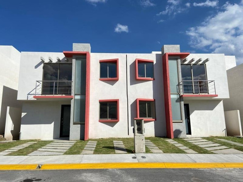 Imagen 1 de 12 de Casa Sola En Venta Paseo De Los Solares