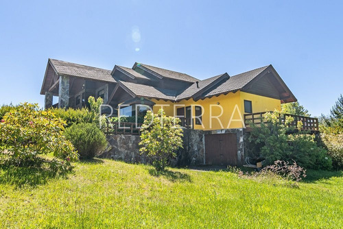 Imagen 25 de 30 de Hermosa Casa Con Vista Al Lago Y Al Volcán